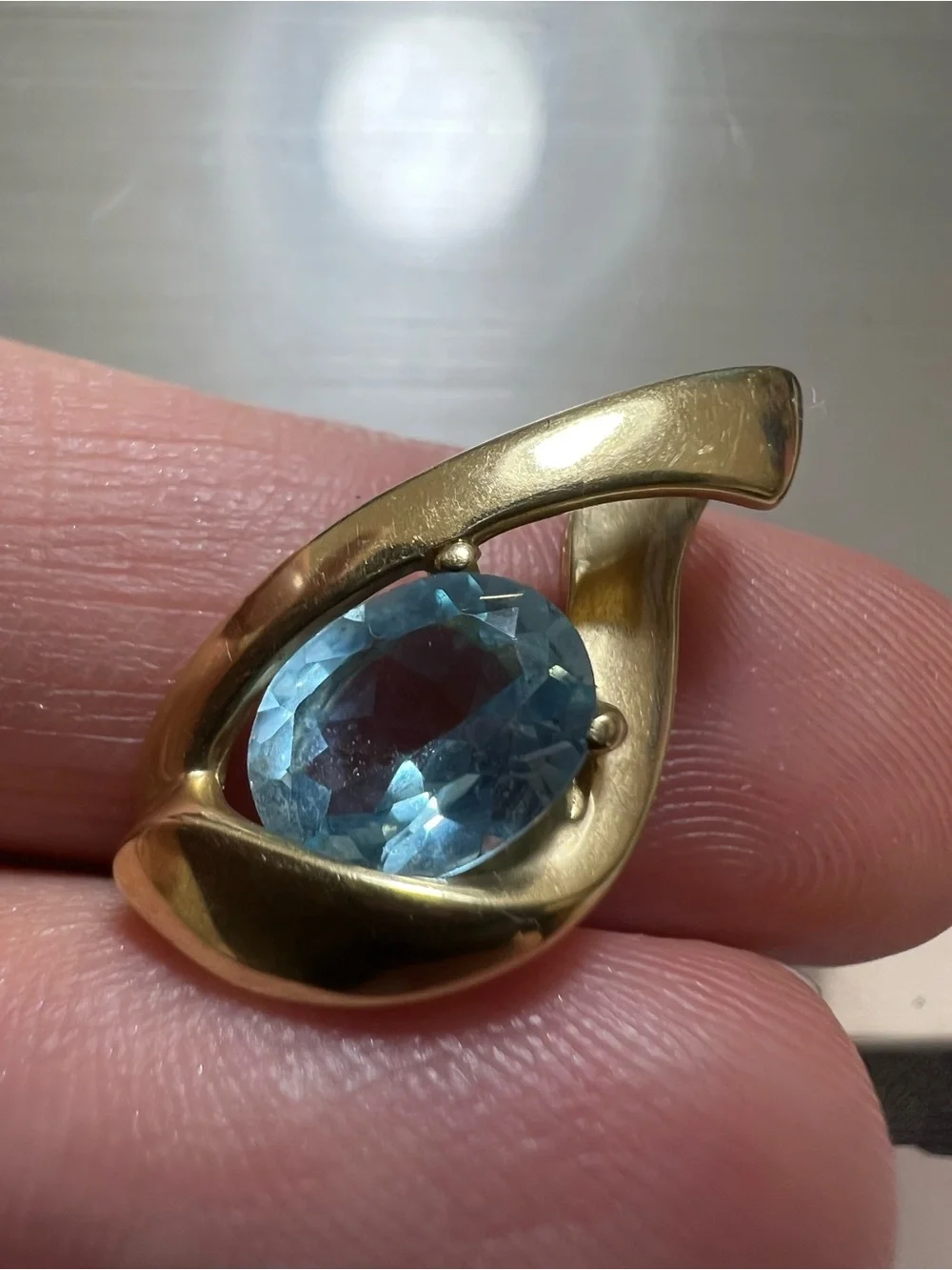 VTG 14K Yellow Gold Blue Topaz or Aquamarine Swirl Pendant